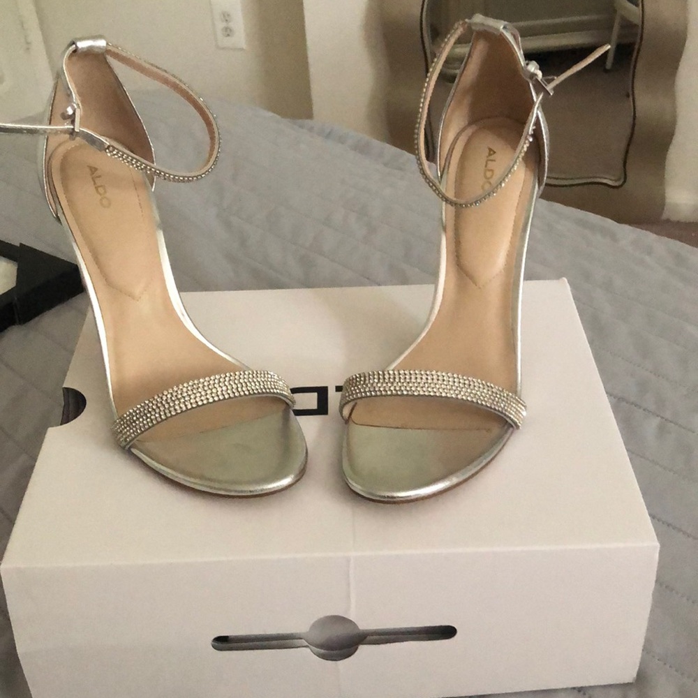 Silver aroclya Shoes